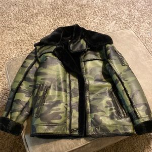 Beautiful coat excellent condition warm leather like look faux fur lining